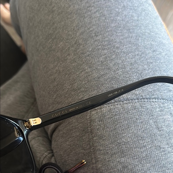 Gucci Black Sunglasses - Picture 11 of 13